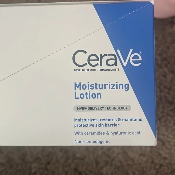 COPY - COPY - Cerave moisturizing, lotion - Picture 2 of 4